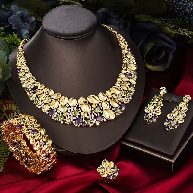 Exaggerated Necklace And Earring Wedding Set, Luxurious And Fashionable - Image 4