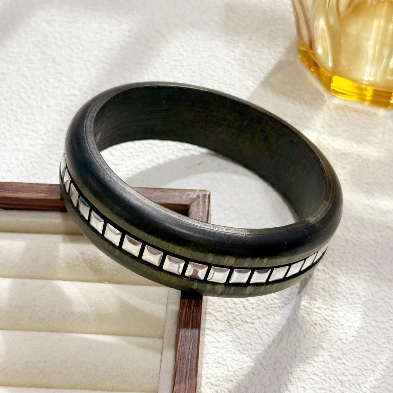 Versatile Trendy And Bold Bracelet For Women - Image 6