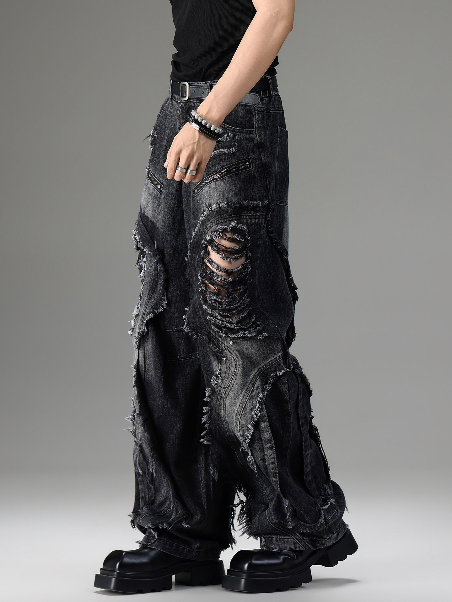 American-style Vintage Deconstructed Distressed Jeans - Image 4
