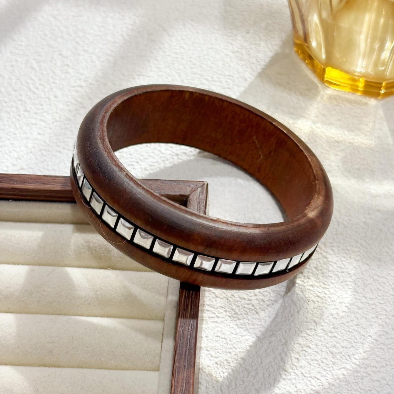 Versatile Trendy And Bold Bracelet For Women - Image 3