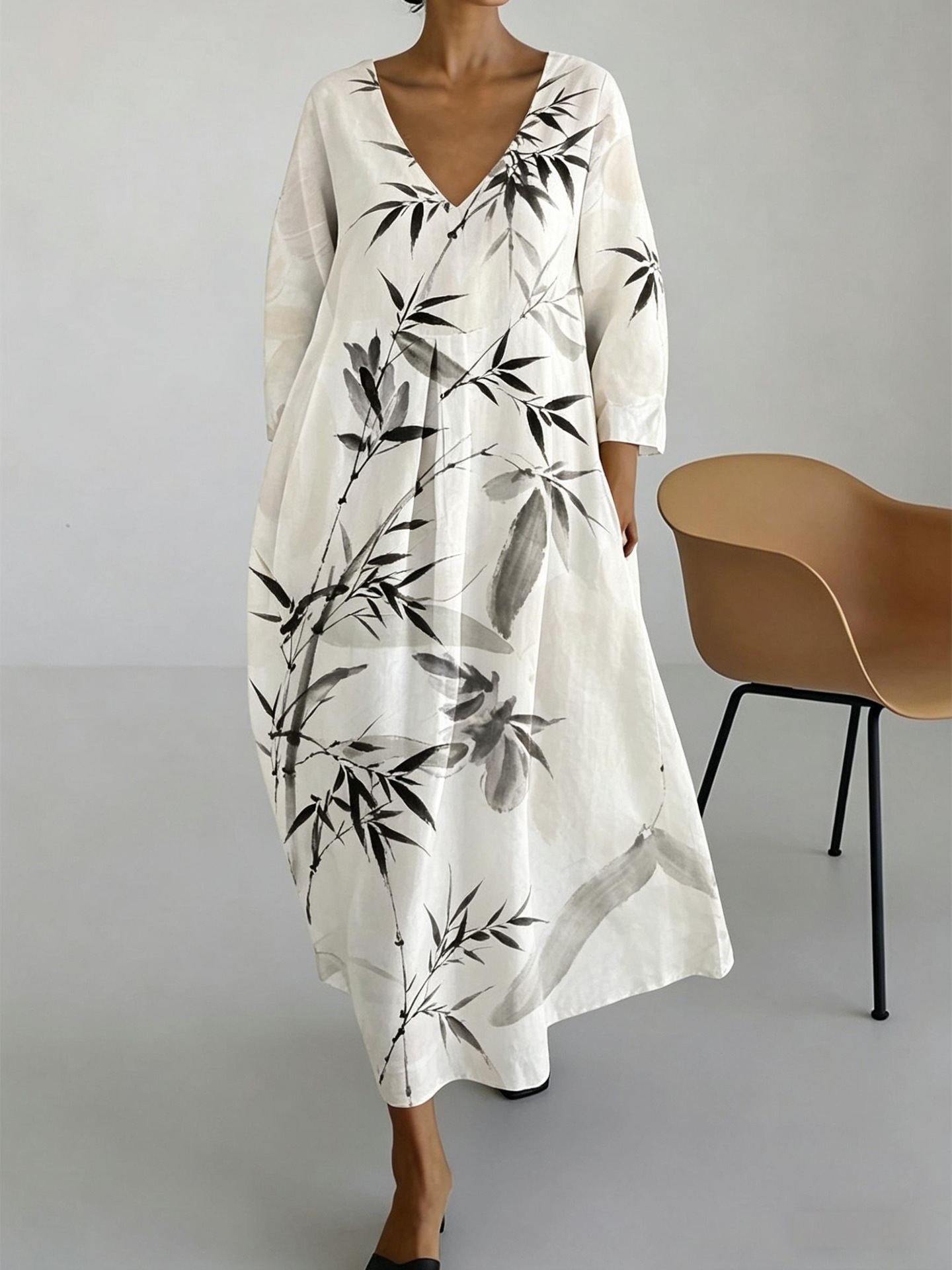 New V-neck Printed Dress - Image 2