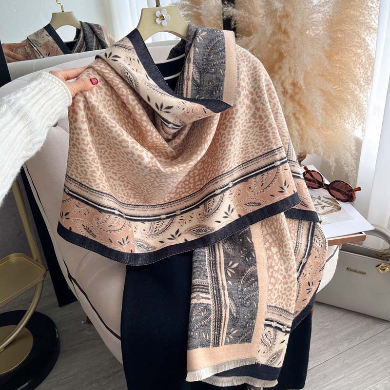Cashew Flower Leopard Print Patchwork Jacquard Reversible Scarf - Image 6