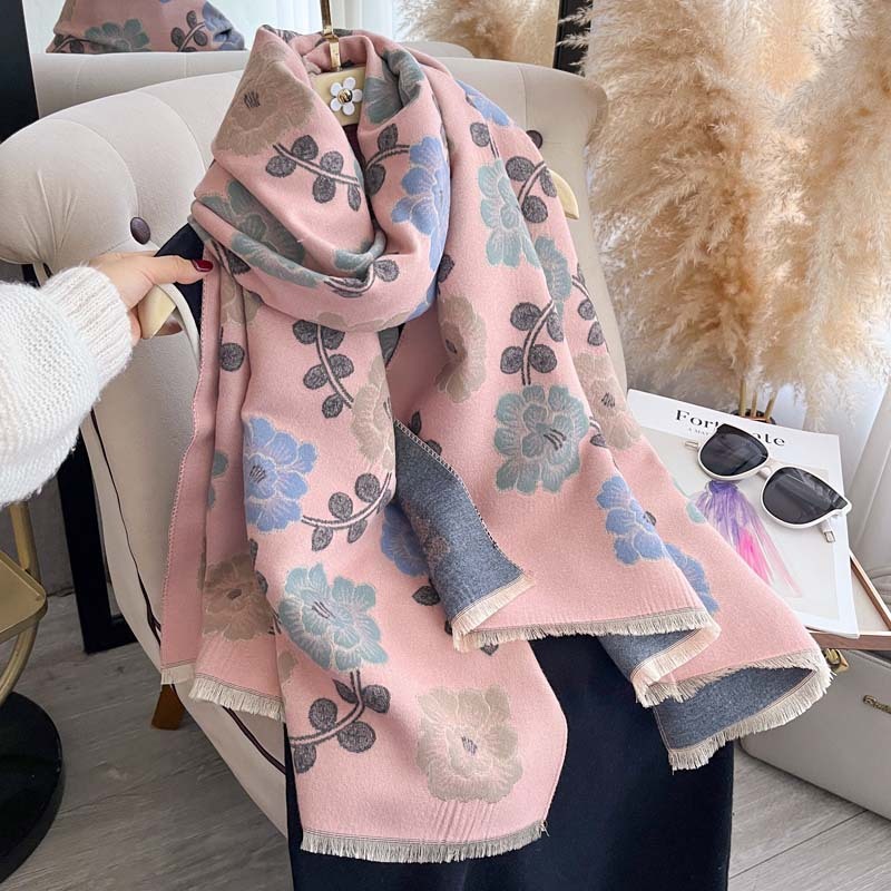Retro Floral Soft And Warm Shawl - Image 2