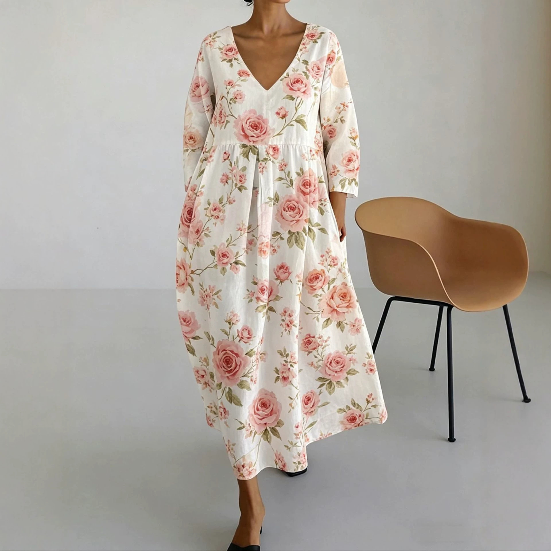 New V-neck Printed Dress - Image 9